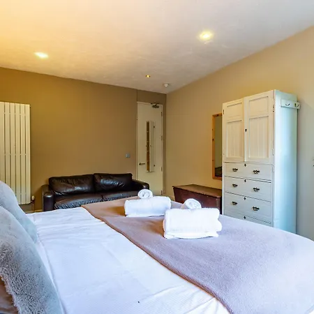 The Boundary * Windermere