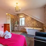 Tatil Evi The Boundary